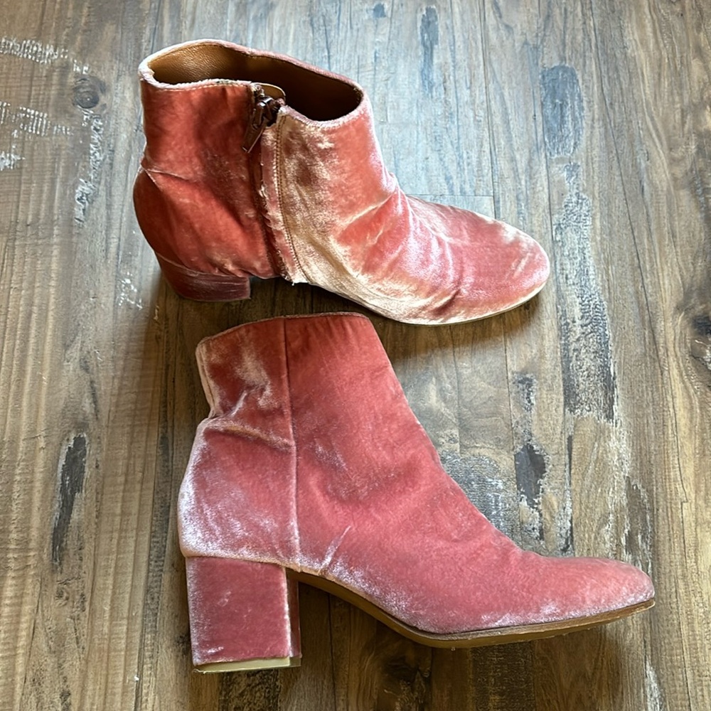 Rivecour Pink Velvet Heeled Ankle Boots